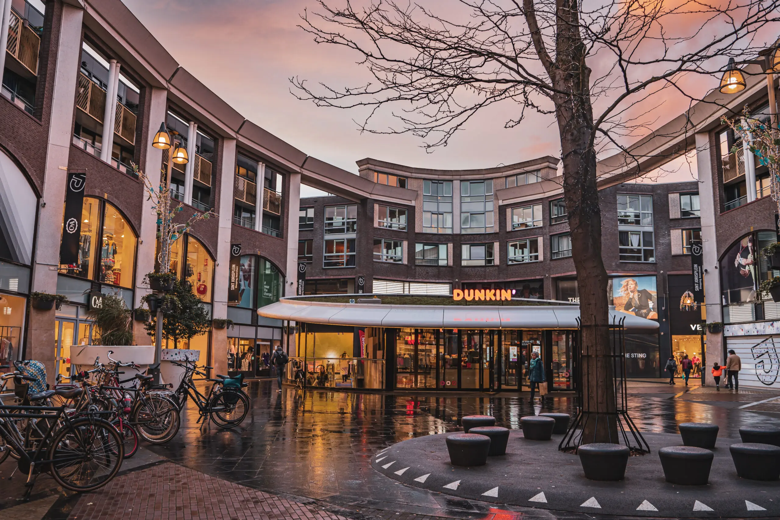 Sint Jorisplein: 25 jaar hart van de stad